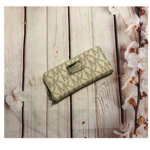 Michael Kors Logo Leather Wallet